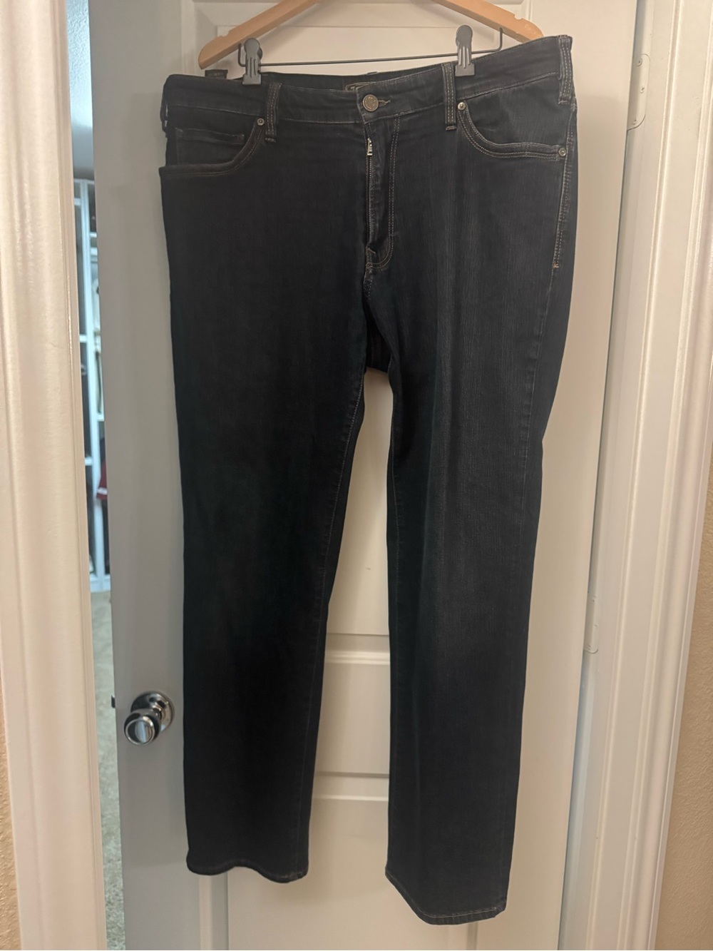 Men's Straight-Leg Jeans in Black - Classic Everyday Style 40x32